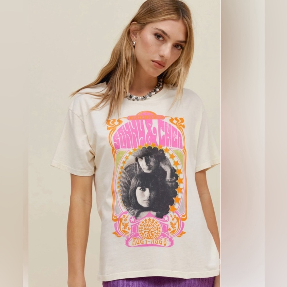 Daydreamer Cream Graphic Short Sleeve Tee with Pink & Orange Print